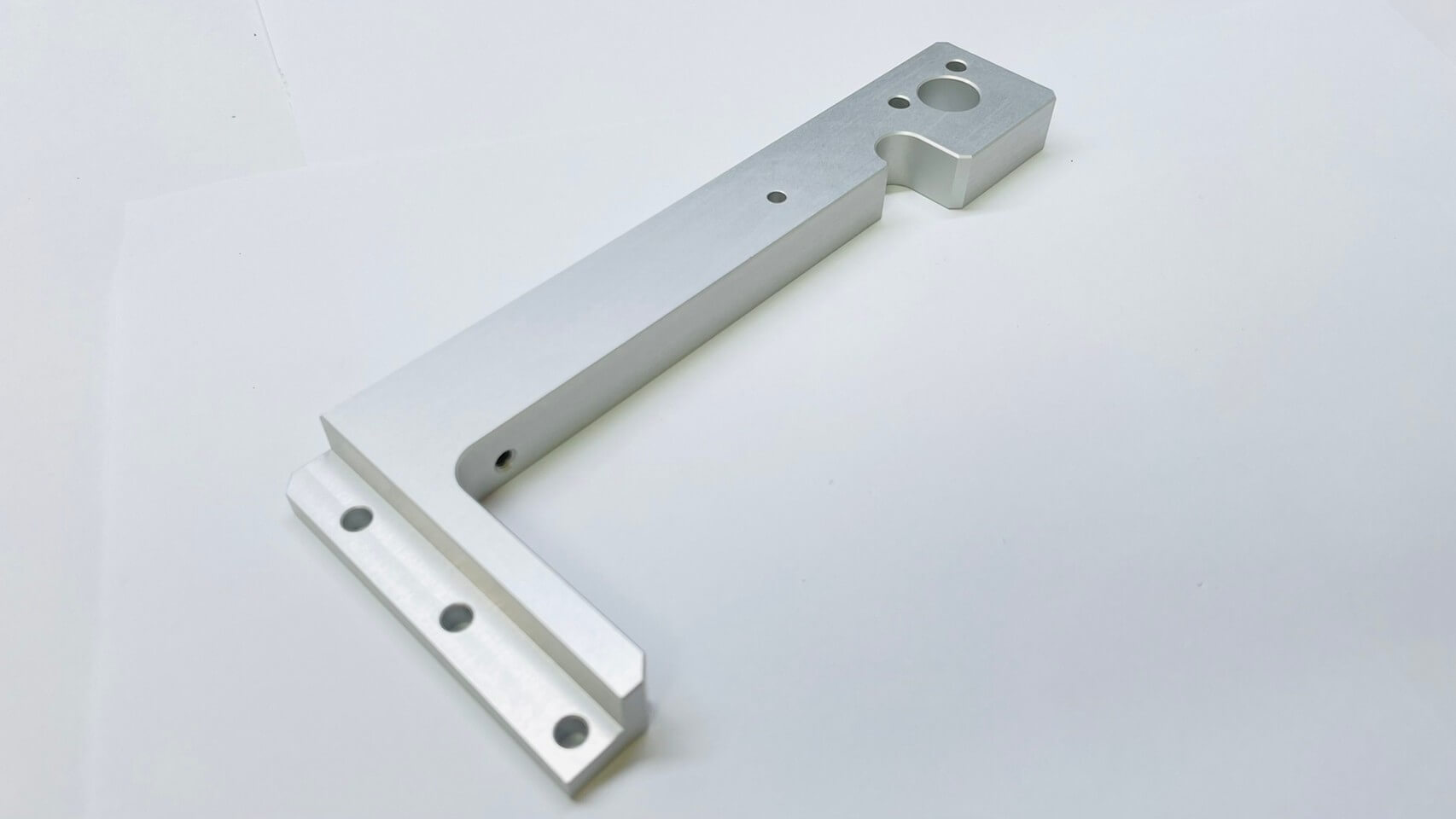 What Are Options Of Materials, Processes, And Finishes For Custom Aluminum Parts?
