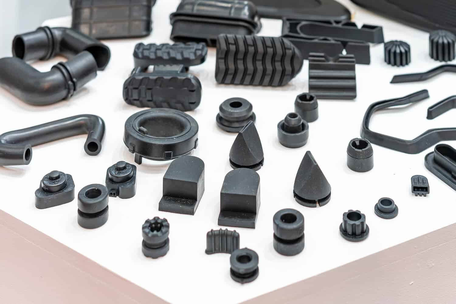 Injection Molding and Compression Molding: Differences and Comparisons