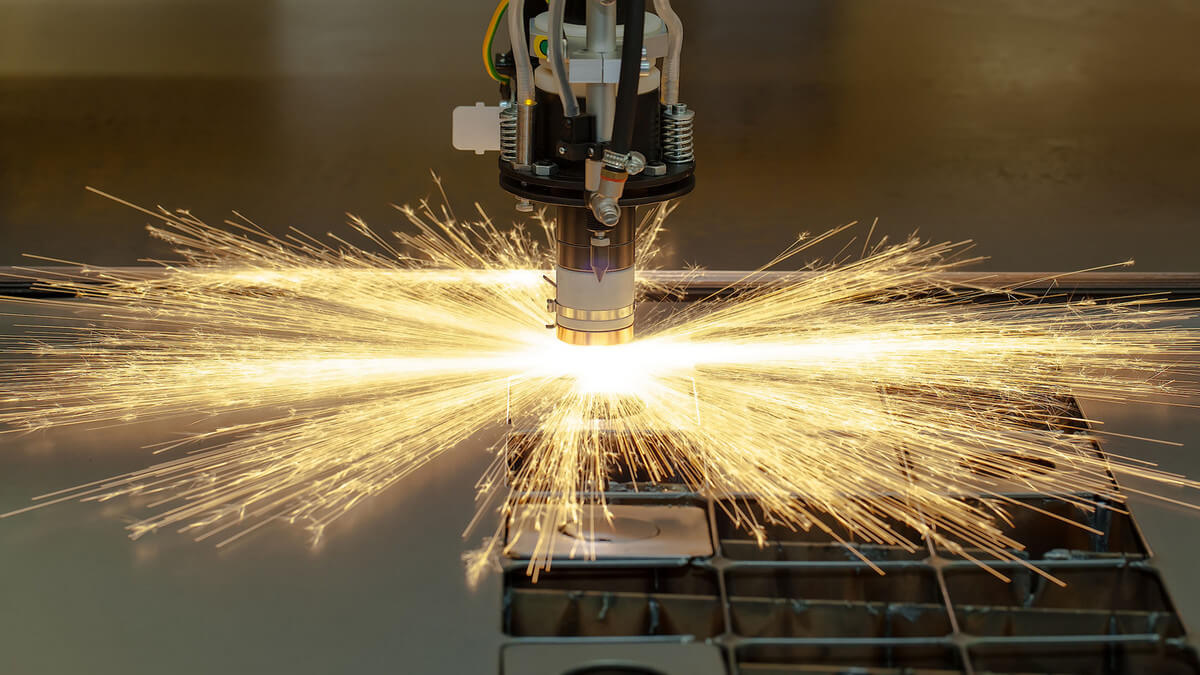 Avantages, processus, types et méthodes de l’usinage par faisceau laser