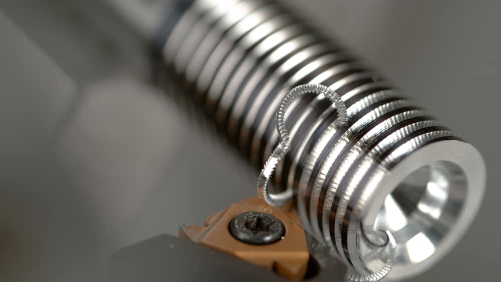 Understanding Thread Machining: Process, Methods, & Cutting Guide