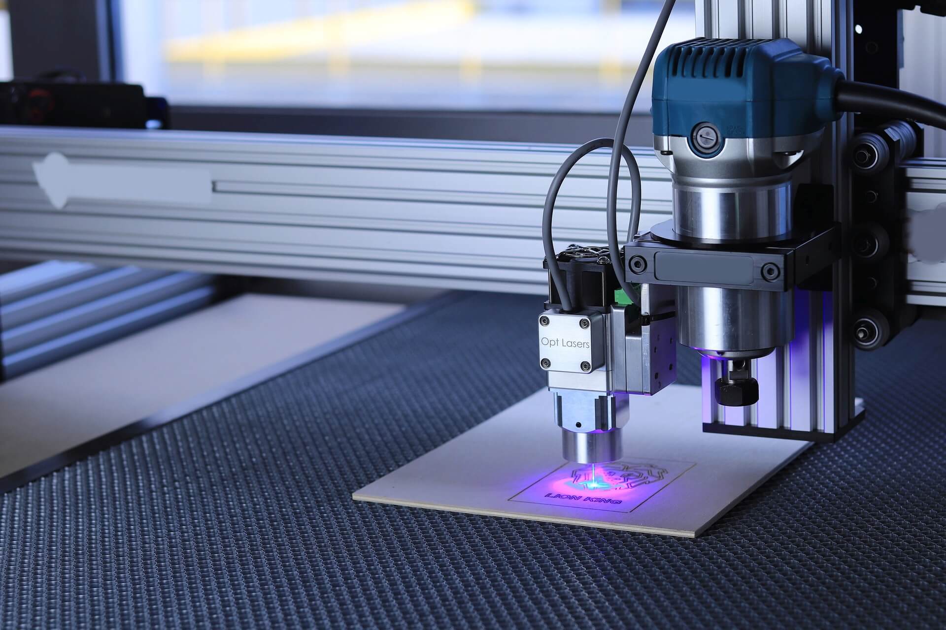The Best Guide to Laser Engraving Machines: Principles, Materials, Benefits
