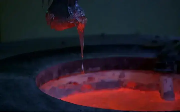 the boiling point of aluminum powder is lower than that of aluminum block