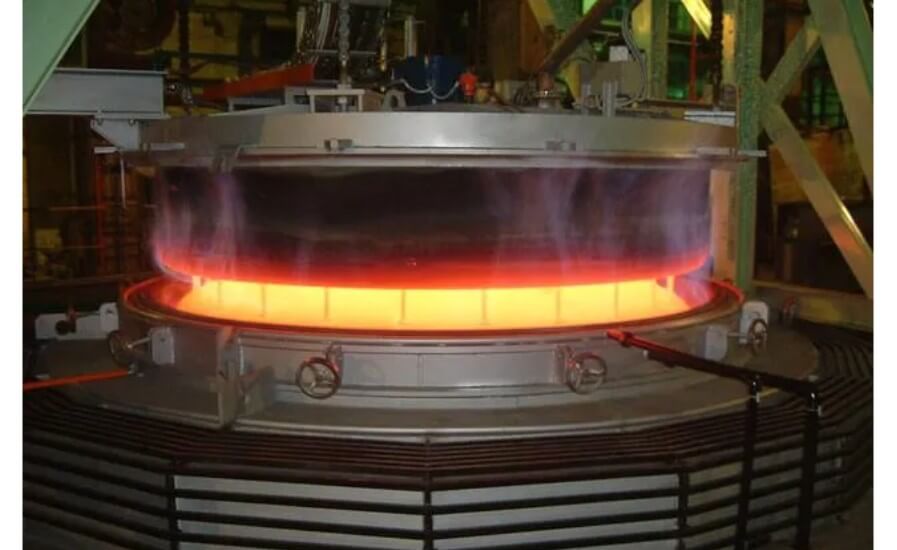vacuum environment can reduce the boiling point of aluminum