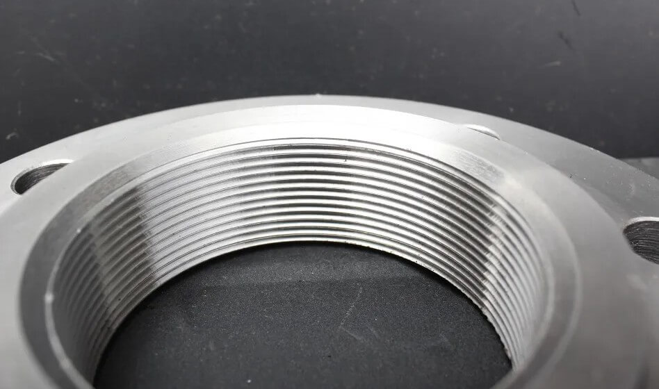 internal threads of threaded flanges