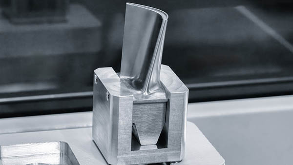 melting temp of titanium